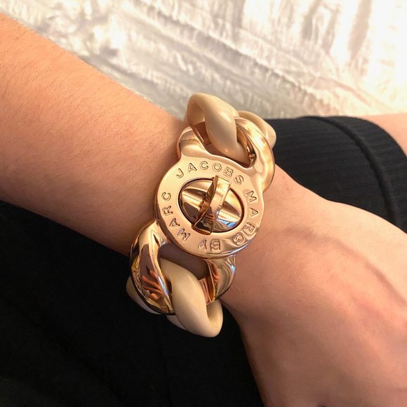 Marc Jacobs Jewelry - Marc Jacobs Katie Turnlock Bracelet